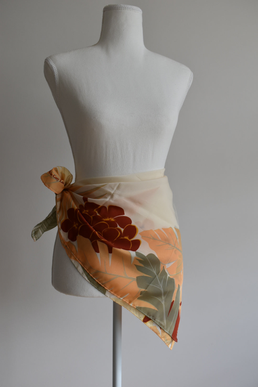 Vintage Fidji de Guy Laroche Printed Scarf