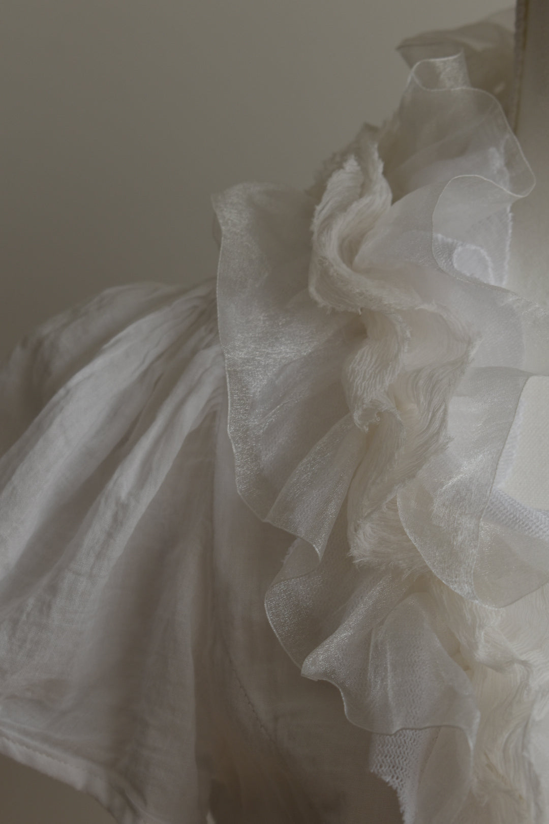 Vintage 2000s Bettina Liano White Ruffle Blouse