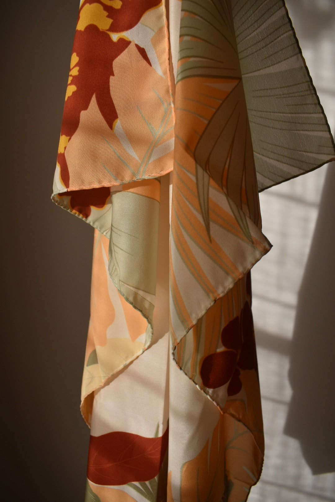 Vintage Fidji de Guy Laroche Printed Scarf