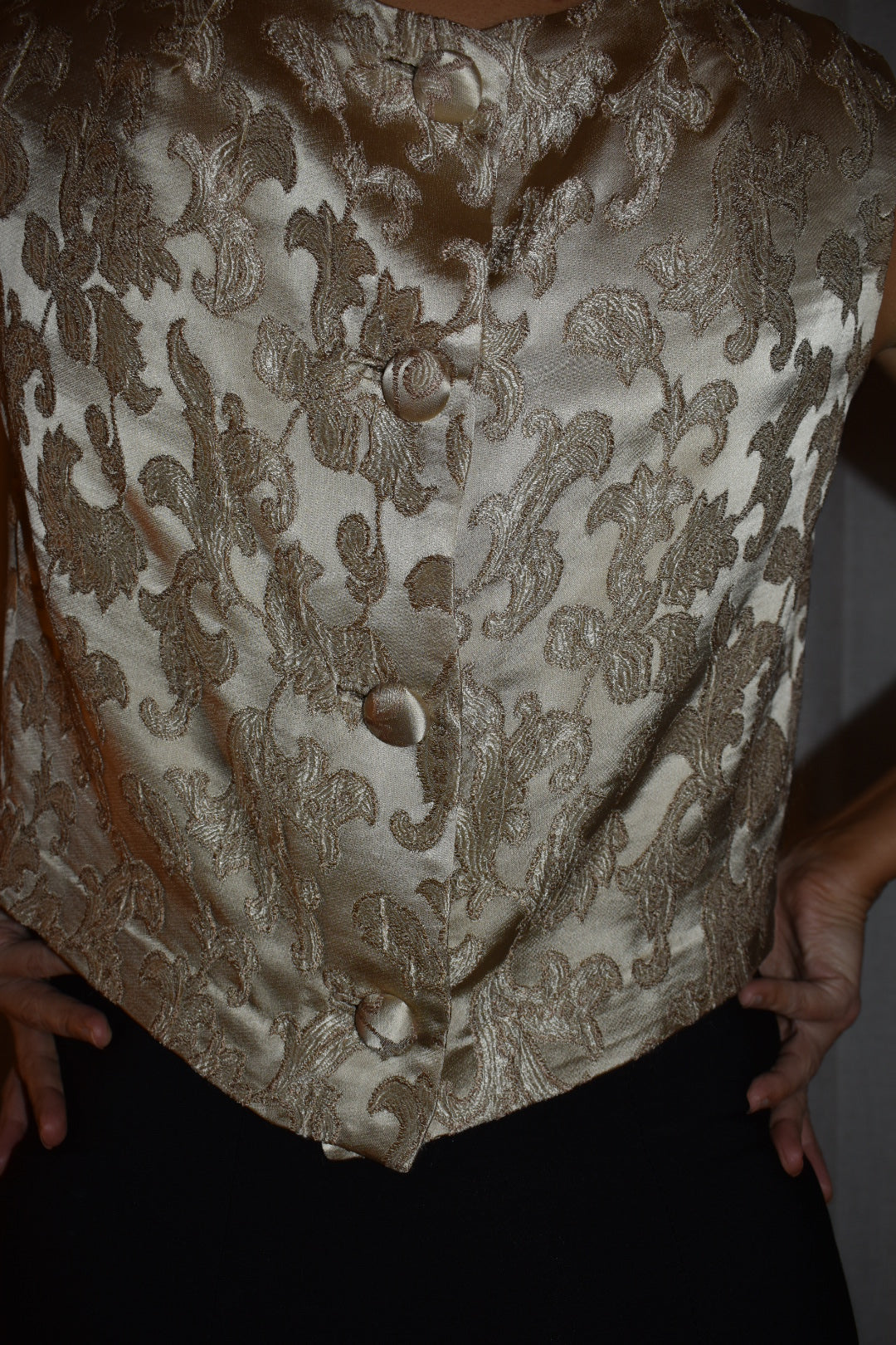 Vintage 1960s Champagne Silk Jacquard Sleeveless Top