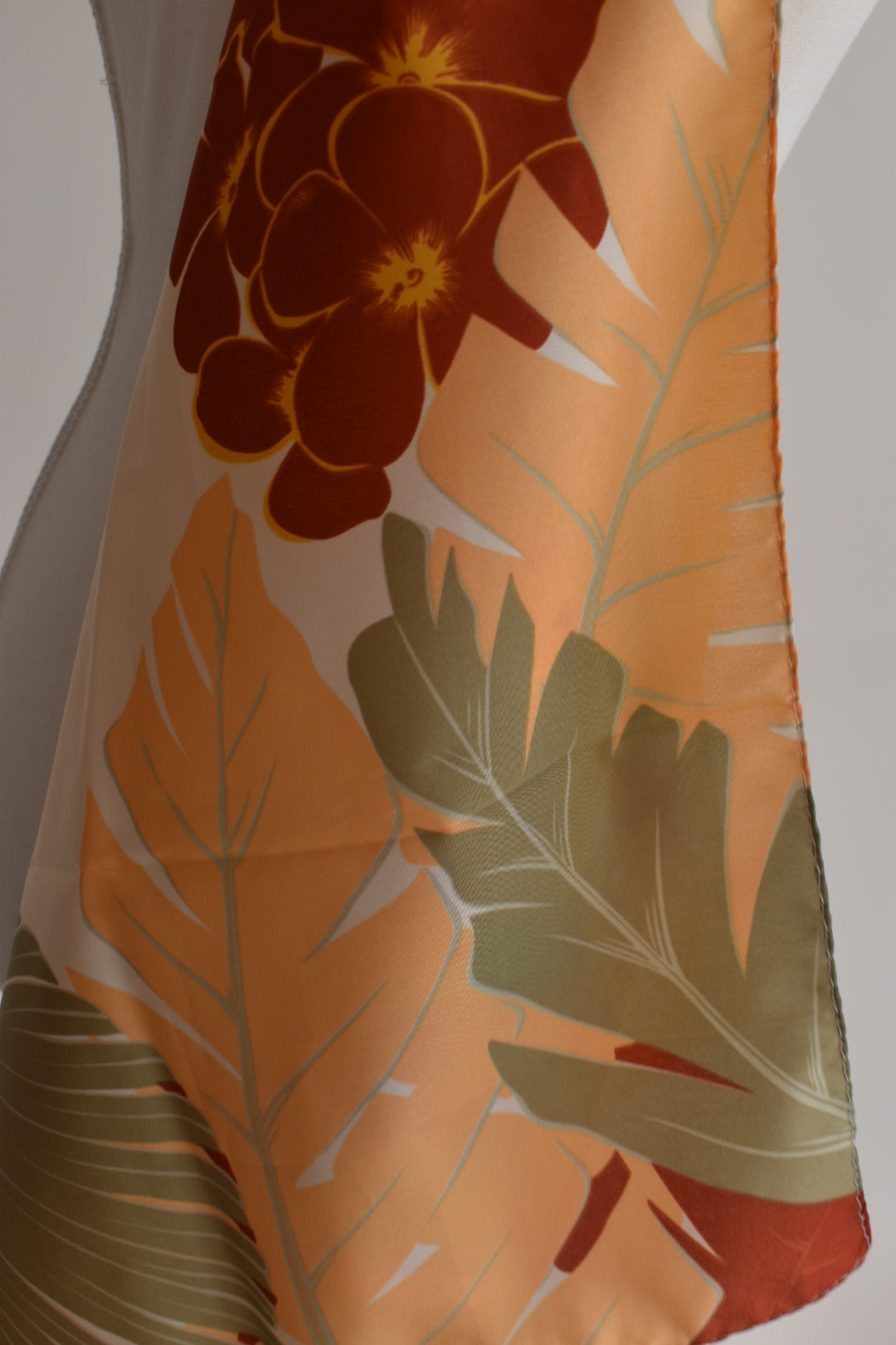 Vintage Fidji de Guy Laroche Printed Scarf