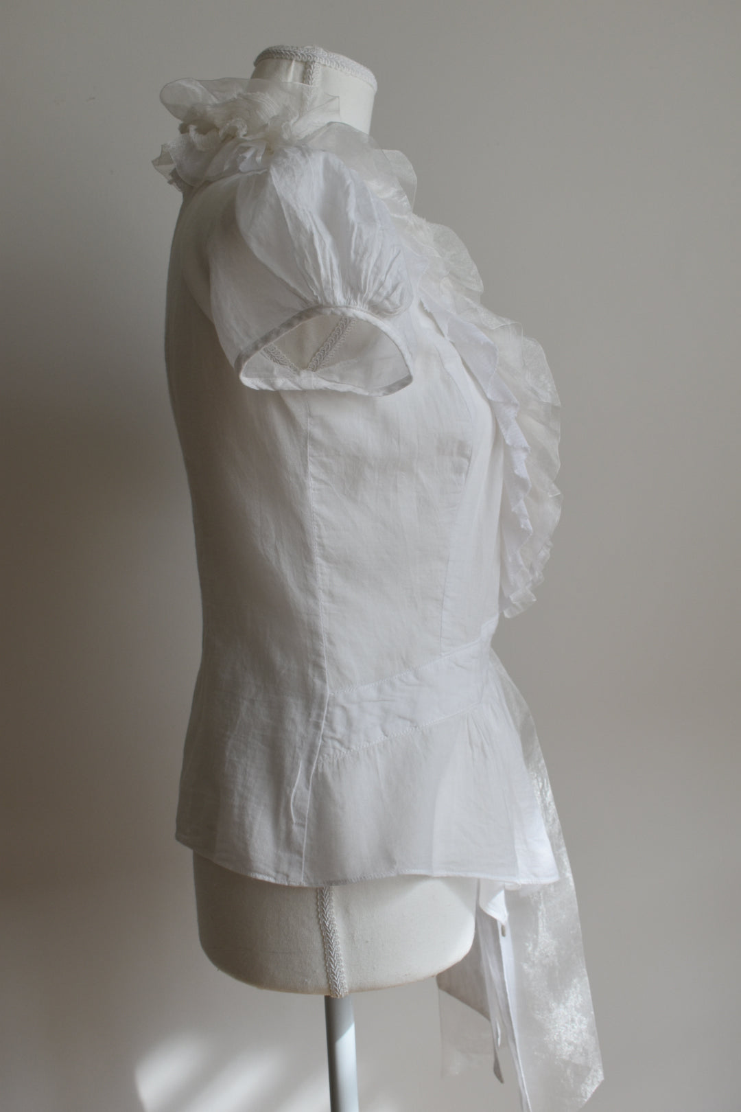Vintage 2000s Bettina Liano White Ruffle Blouse