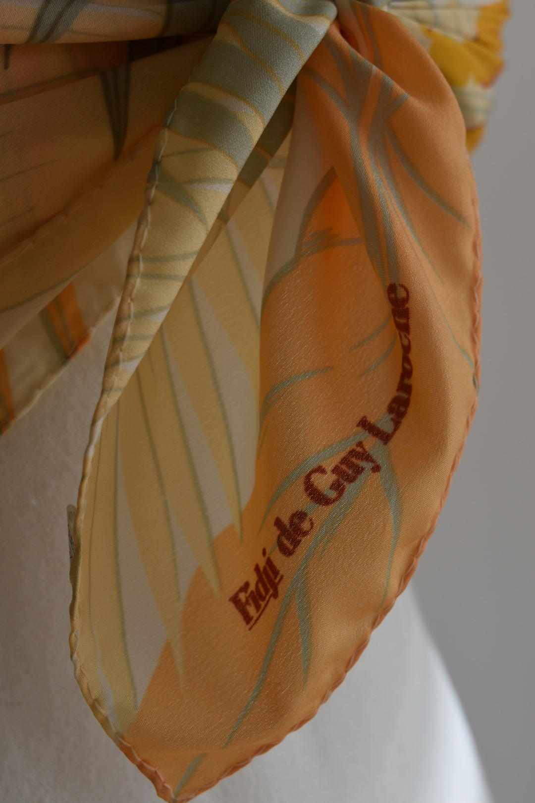 Vintage Fidji de Guy Laroche Printed Scarf