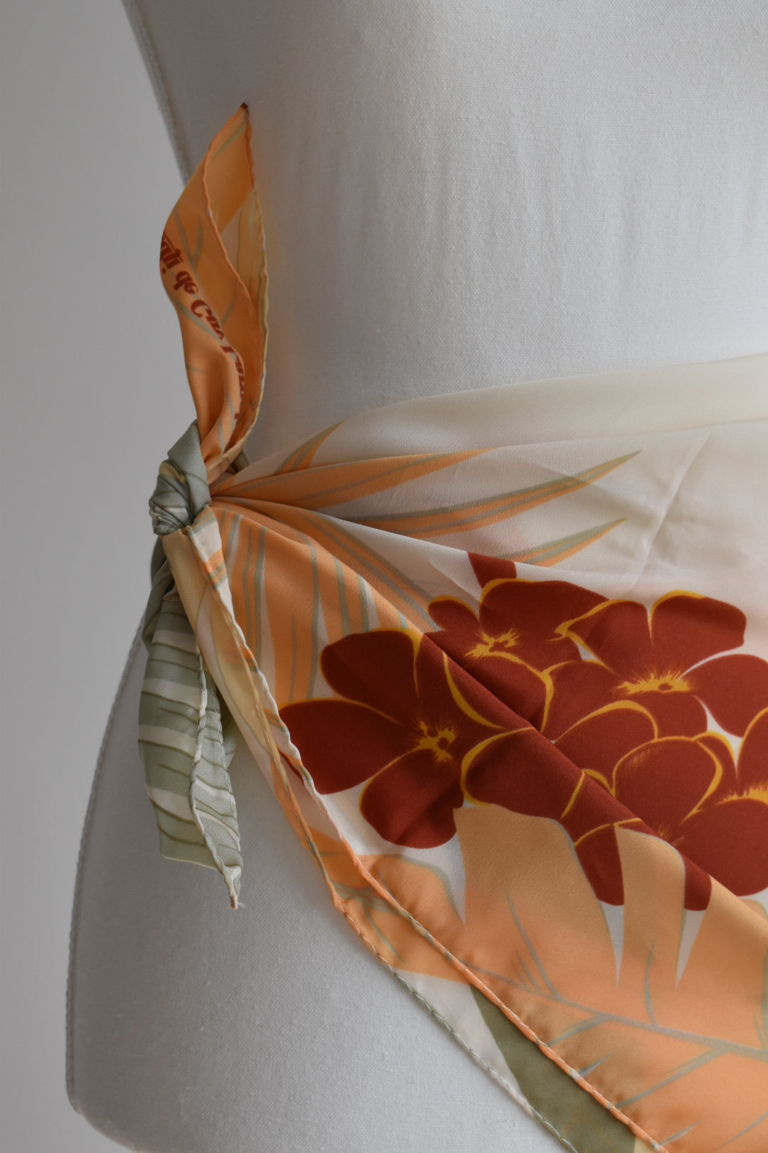 Vintage Fidji de Guy Laroche Printed Scarf