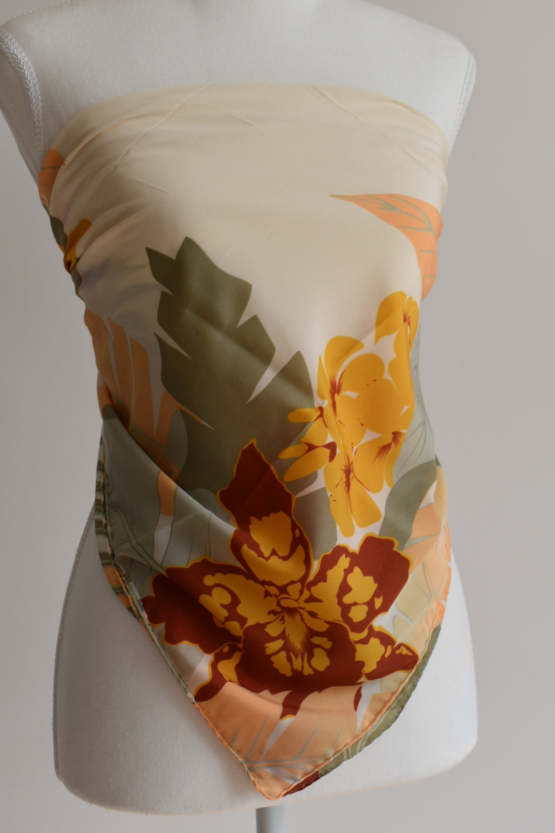 Vintage Fidji de Guy Laroche Printed Scarf