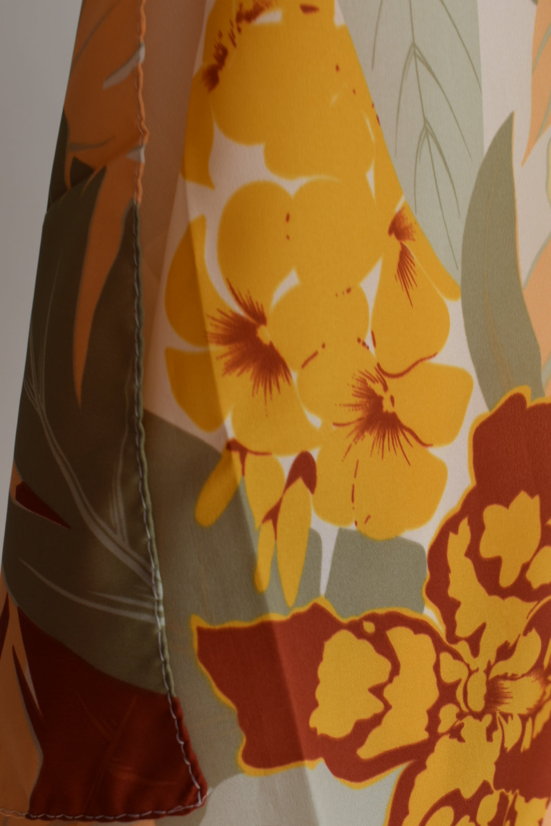 Vintage Fidji de Guy Laroche Printed Scarf